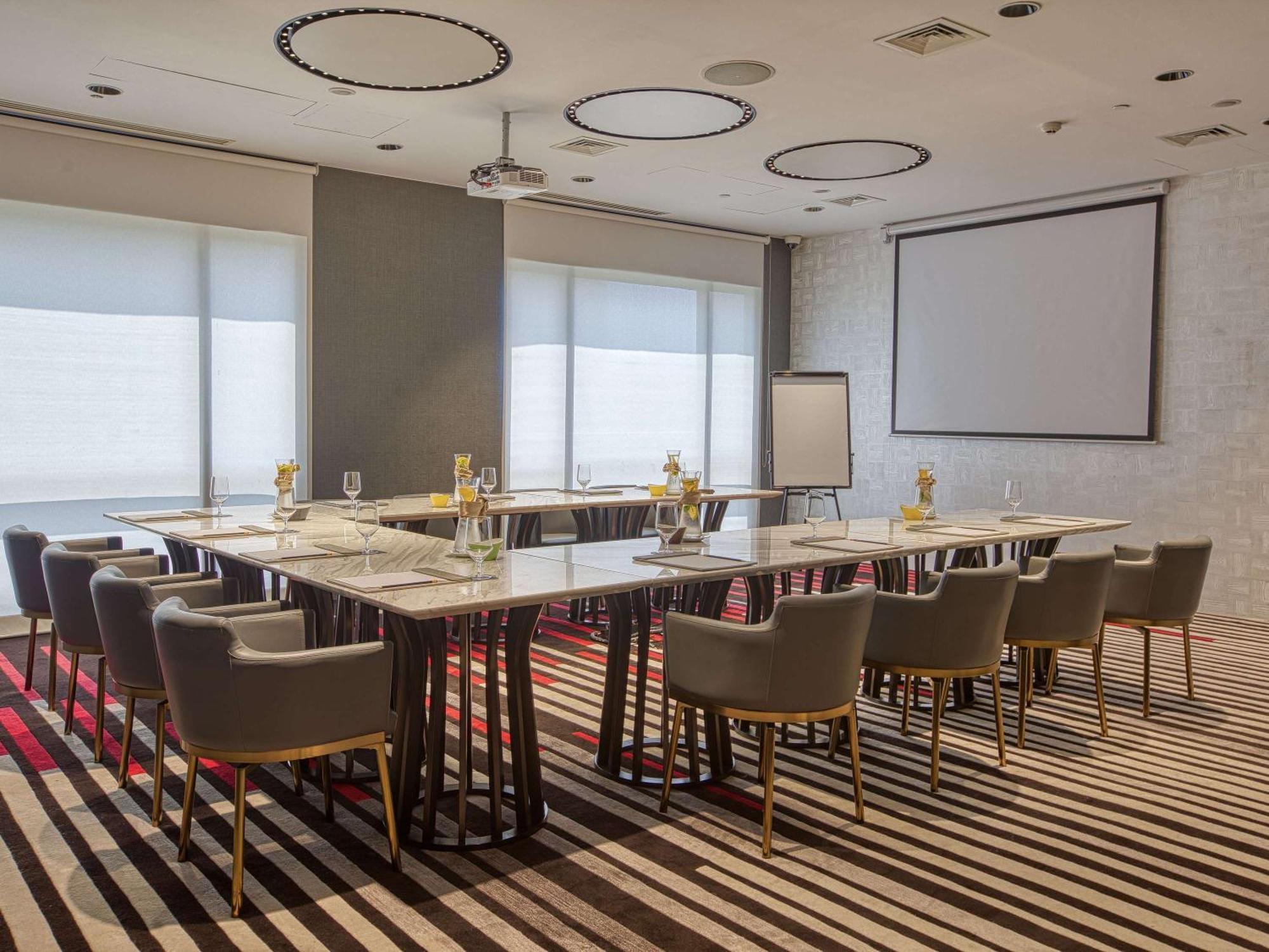 Novotel Suites Manila At Acqua Mandaluyong 외부 사진