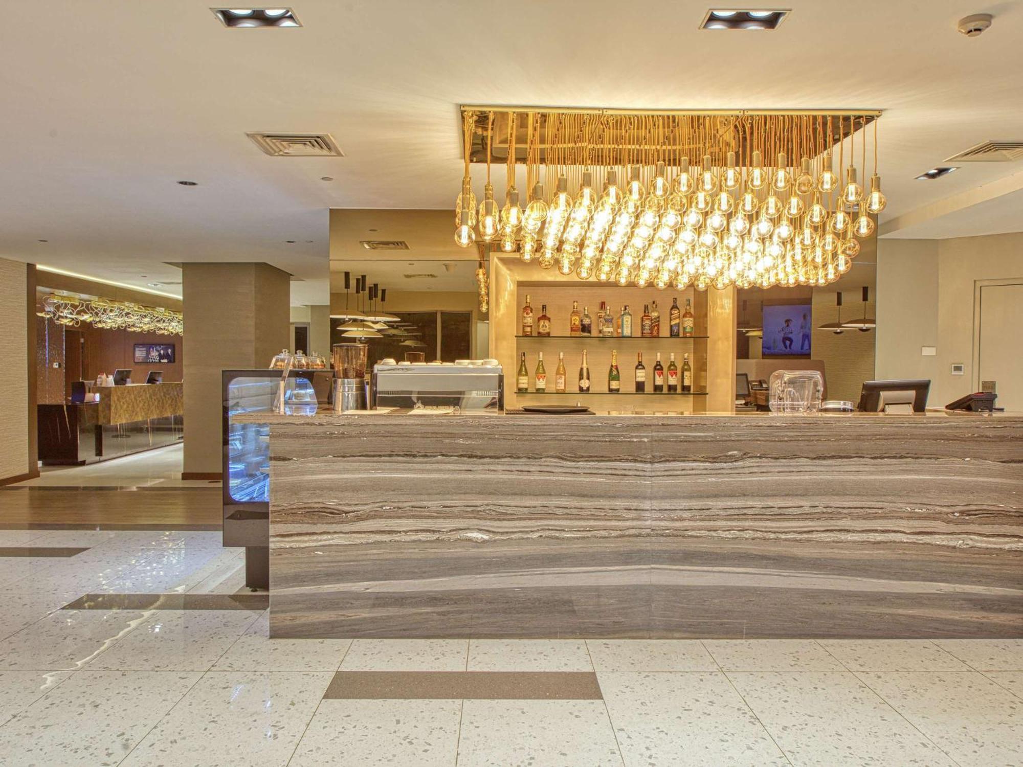 Novotel Suites Manila At Acqua Mandaluyong 외부 사진